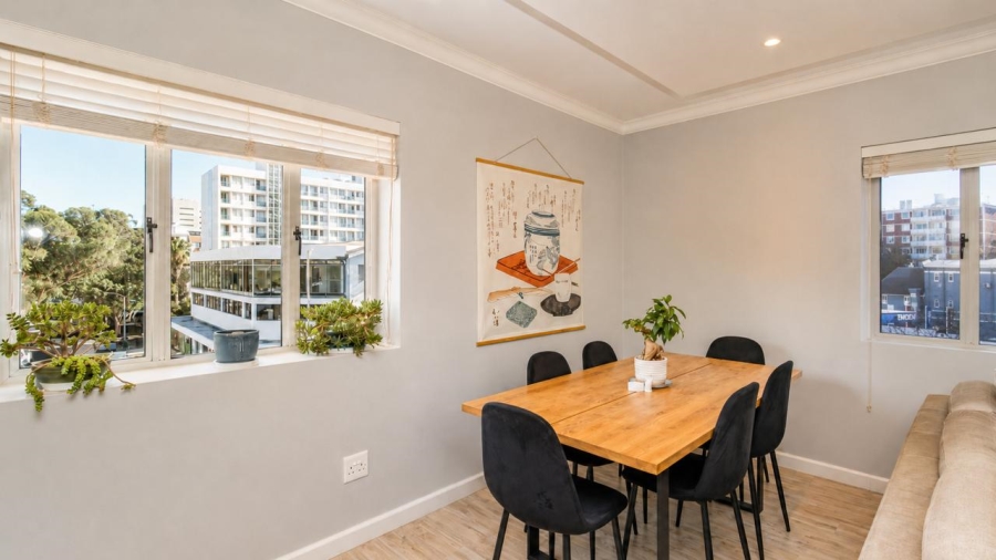 3 Bedroom Property for Sale in Sea Point Western Cape